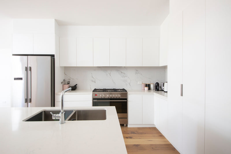 10 ways to add colour to an all-white kitchen